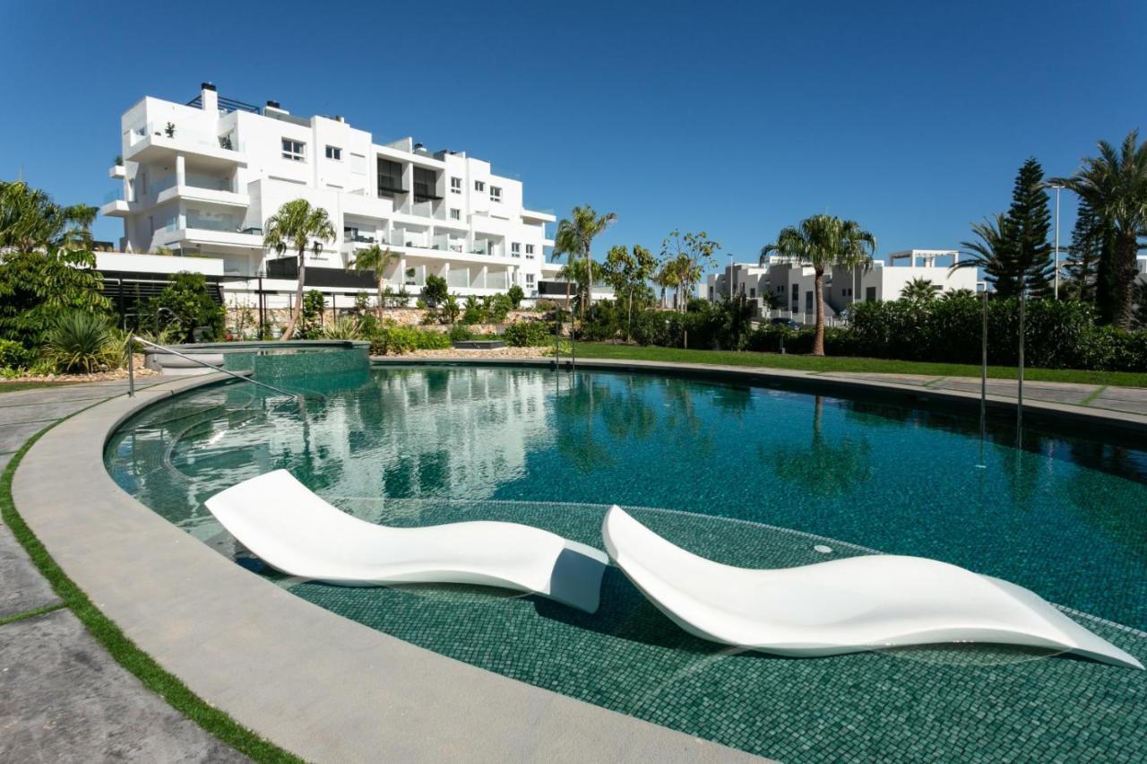 Nice 2 Bedroom Bali Apartment With Sea Views Torrevieja Exterior foto