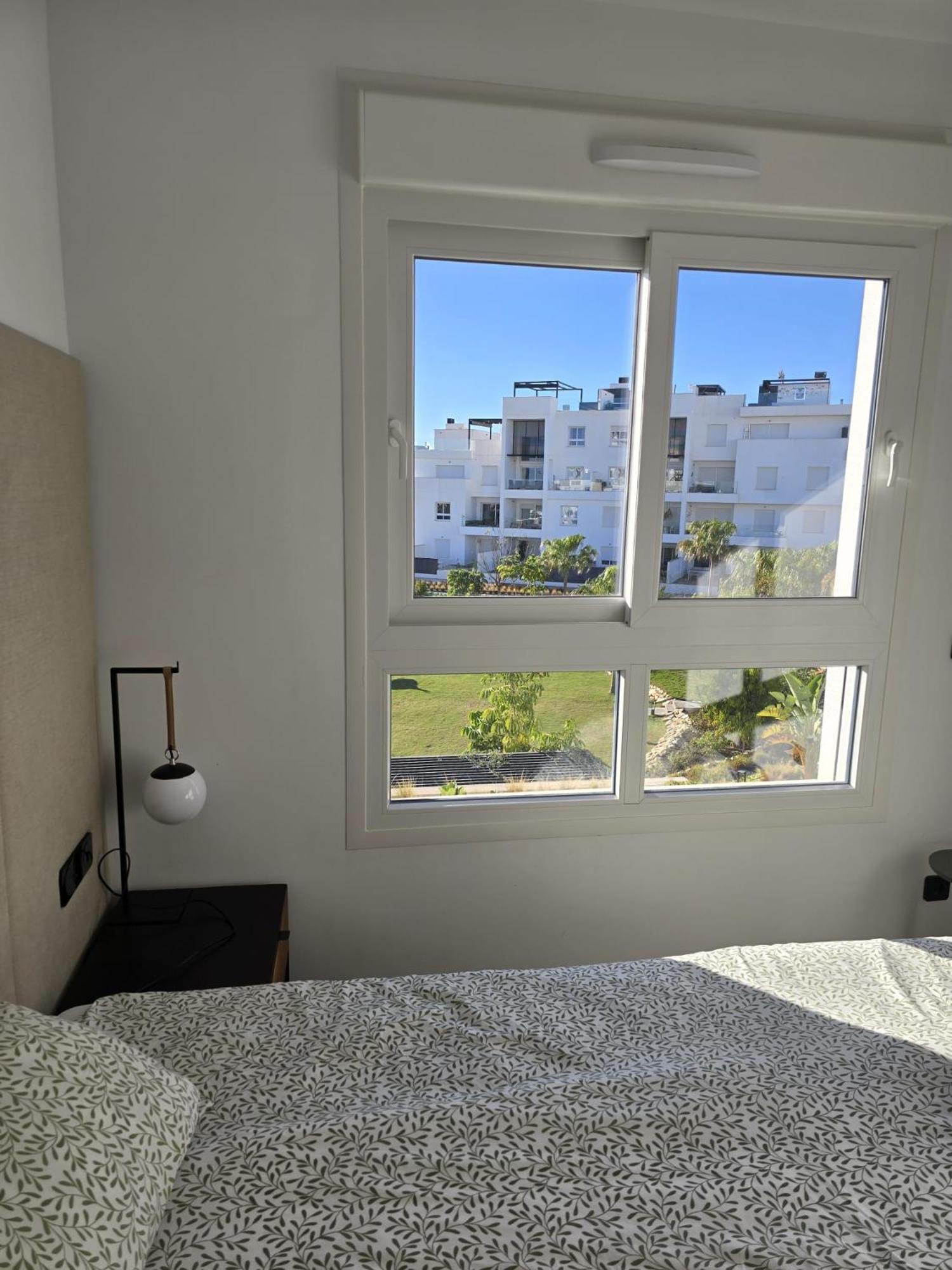 Nice 2 Bedroom Bali Apartment With Sea Views Torrevieja Exterior foto